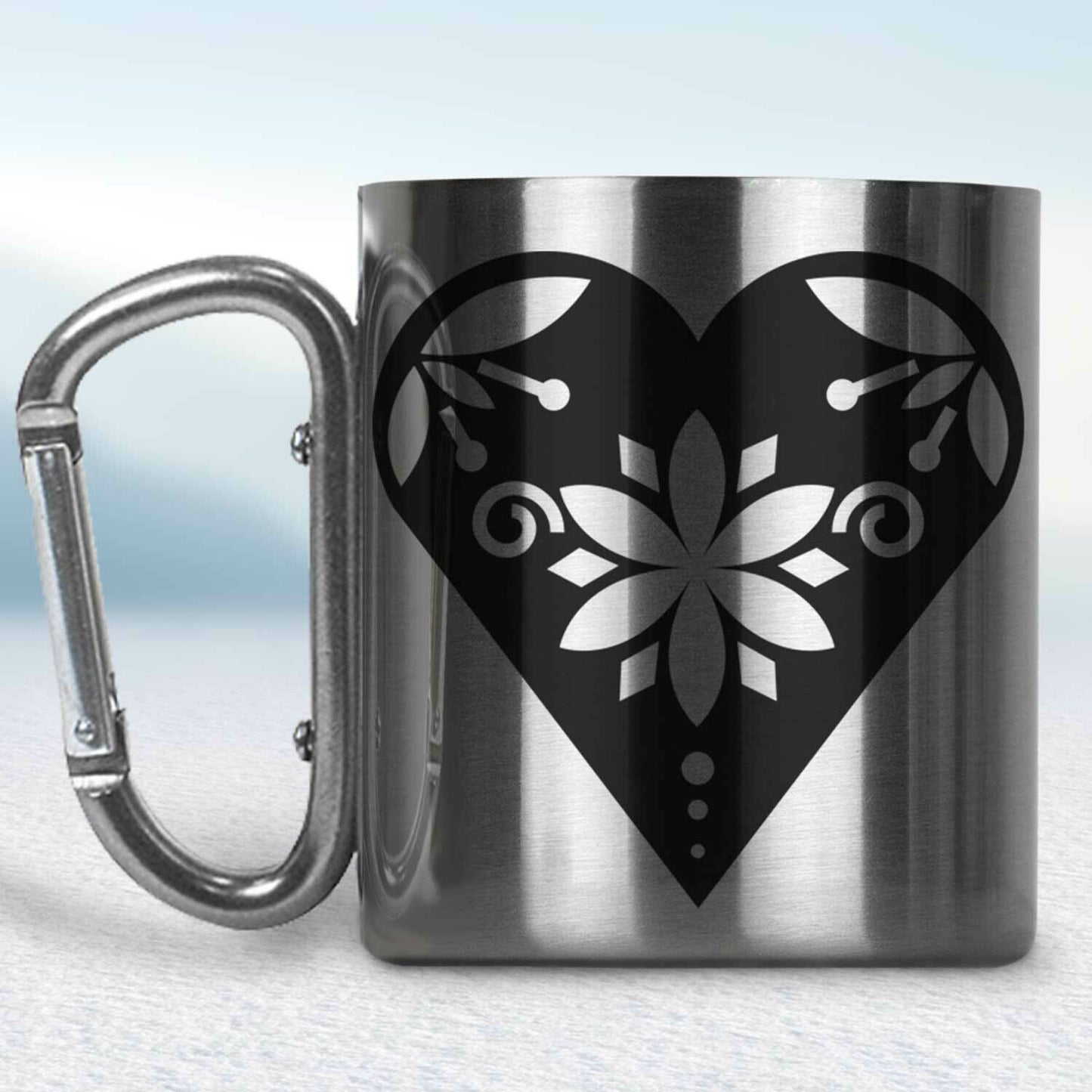 Kovový hrnček s karabínkou