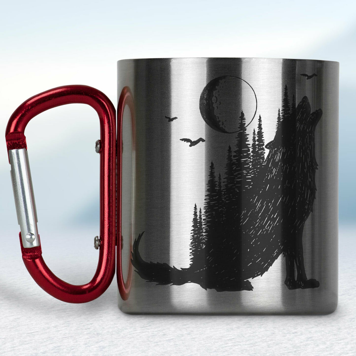 Kovový turistický hrnček s karabínkou s vlkom